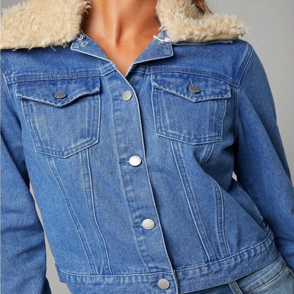 Denim Jacket With Shearling Splice, Western Style - Picture 5 of 6